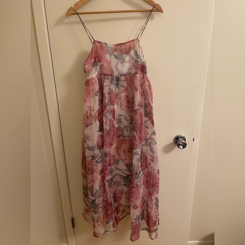 Storia Pink Floral Maxi Dress